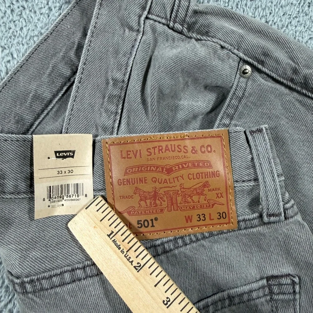 NWT Levis 501 Original Fit Jeans Mens 33x30 Grey Button Fly Straight Leg Denim